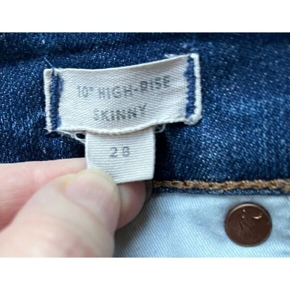 Madewell Taller 10" High-Rise Skinny Jeans: Drop-Hem Edition in Rosecliff Wash - Picture 9 of 16